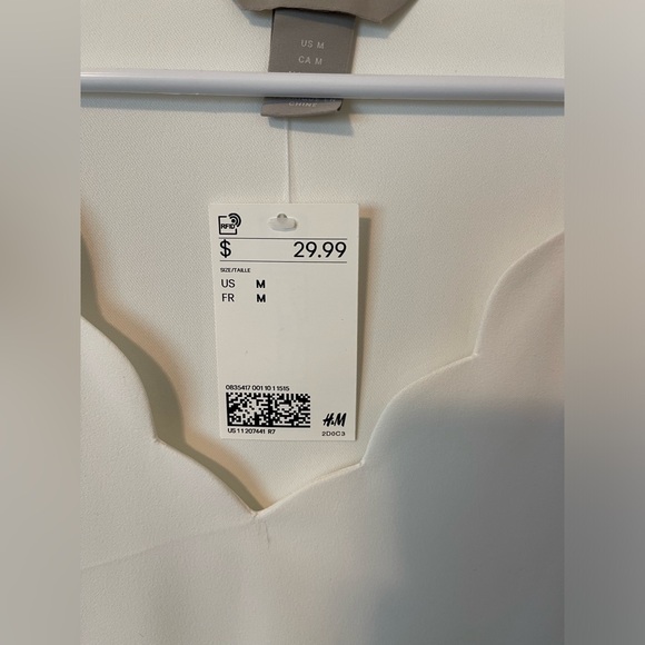 H&M Scalloped Blouse - Picture 2 of 3